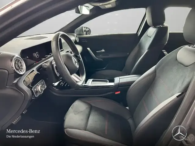 Mercedes-Benz A 220