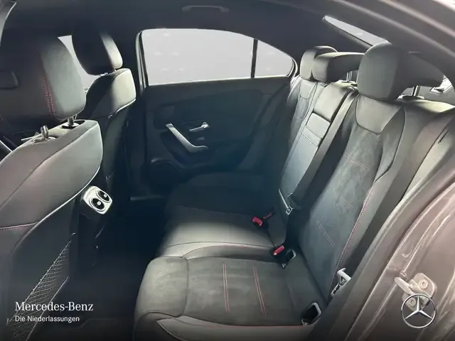 Mercedes-Benz A 220