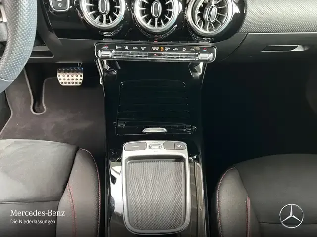 Mercedes-Benz A 220