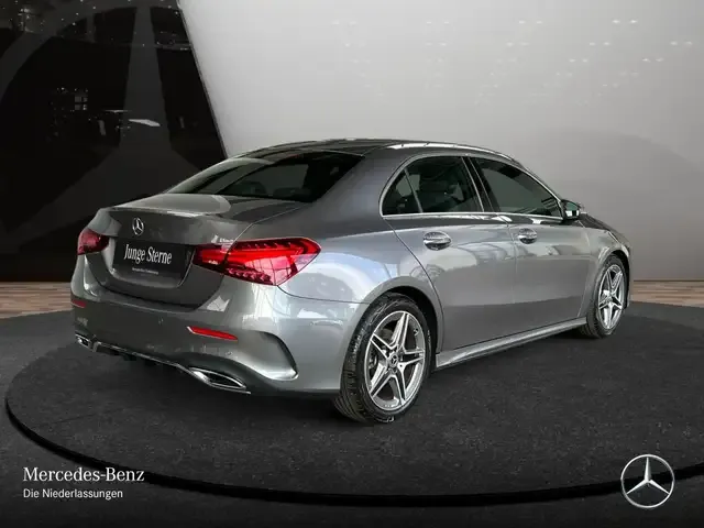 Mercedes-Benz A 220
