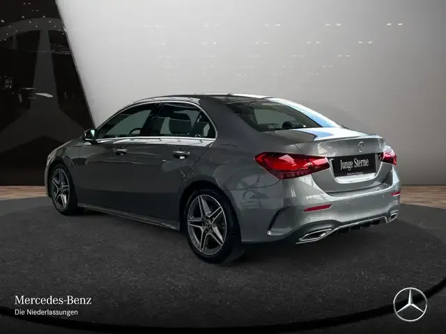 Mercedes-Benz A 220