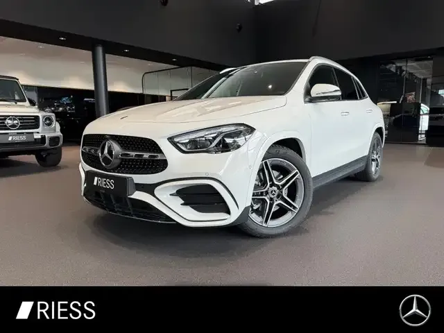 Mercedes-Benz GLA 220