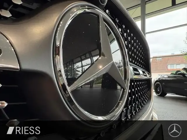 Mercedes-Benz GLA 220