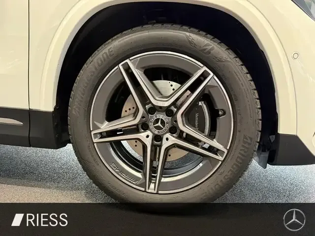 Mercedes-Benz GLA 220