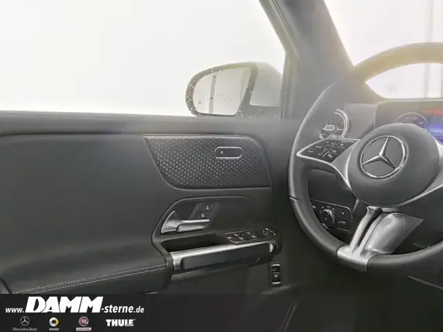 Mercedes-Benz EQB 300