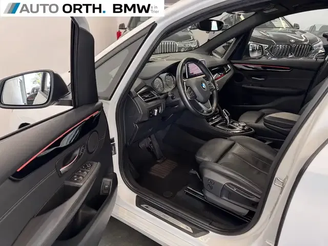 BMW 218