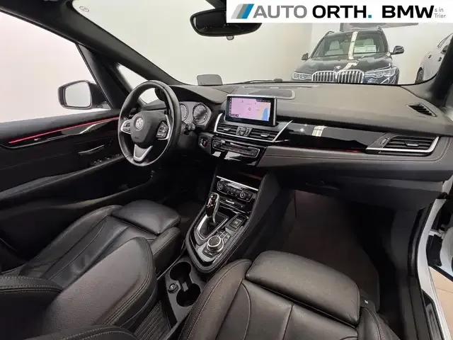 BMW 218