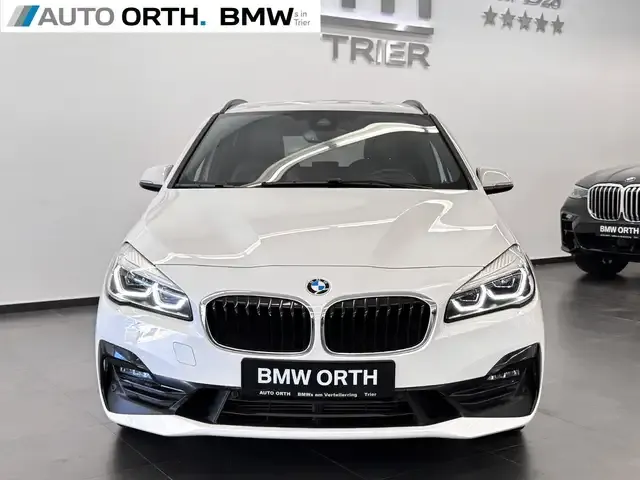 BMW 218