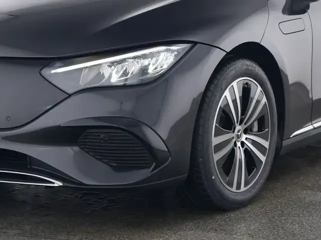 Mercedes-Benz EQE 300