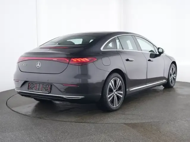 Mercedes-Benz EQE 300