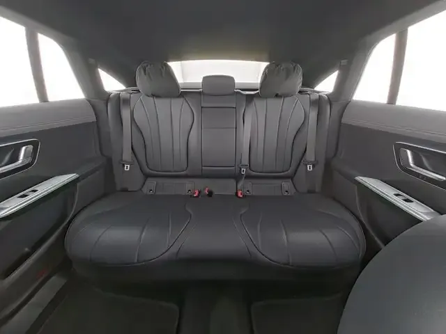 Mercedes-Benz EQE 300