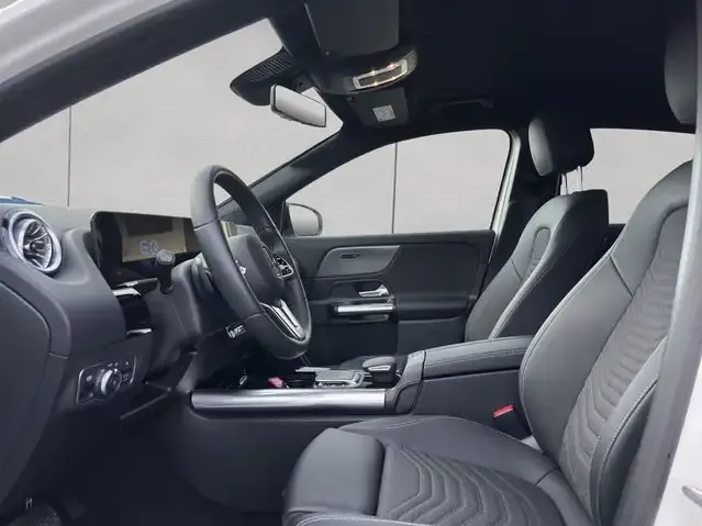 Mercedes-Benz EQA 300