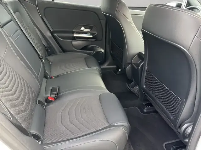 Mercedes-Benz EQA 300