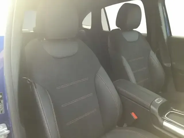 Mercedes-Benz EQA 300