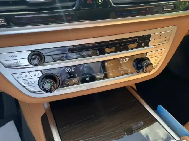 BMW 730