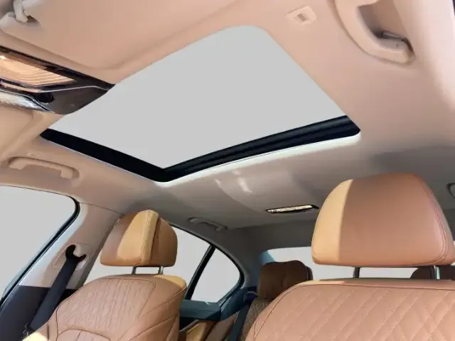 BMW 730