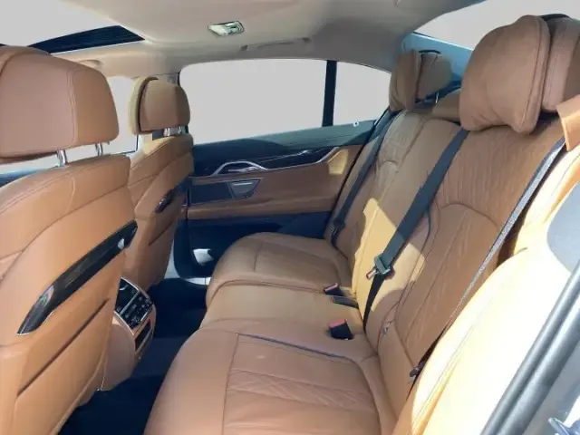 BMW 730