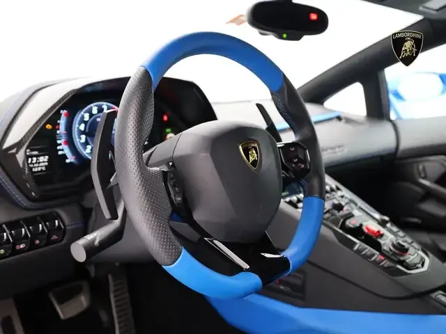 Lamborghini Aventador