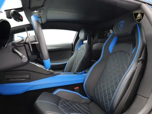 Lamborghini Aventador