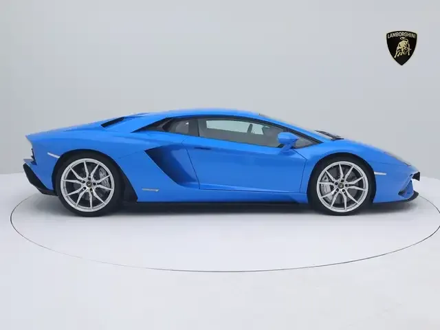 Lamborghini Aventador