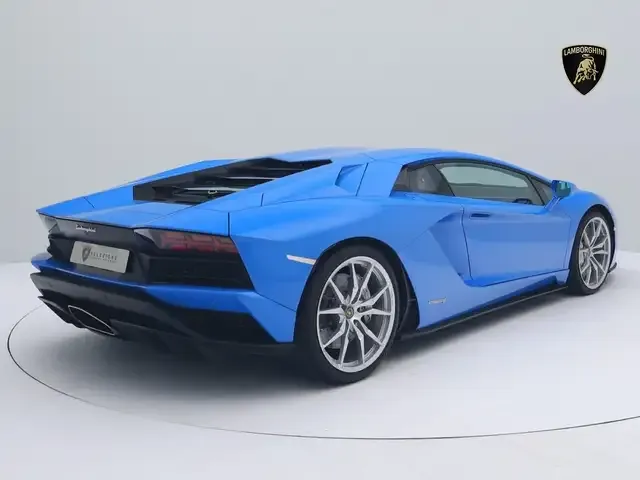 Lamborghini Aventador