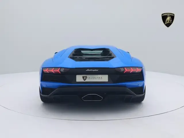 Lamborghini Aventador
