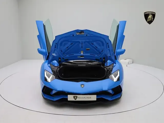 Lamborghini Aventador