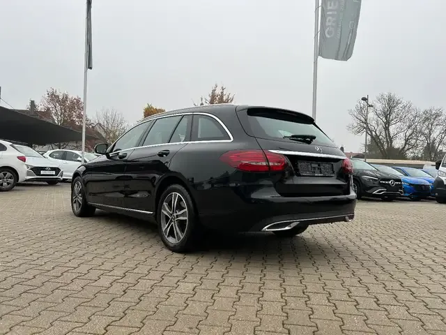 Mercedes-Benz C 220