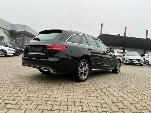 Mercedes-Benz C 220