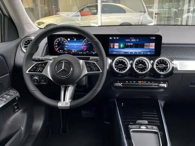 Mercedes-Benz GLB 200