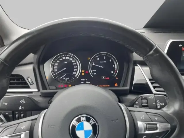 BMW 218