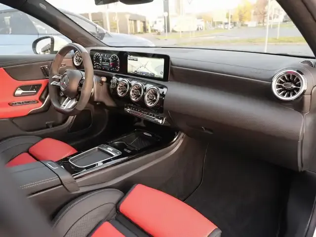 Mercedes-Benz A 35 AMG