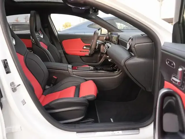 Mercedes-Benz A 35 AMG