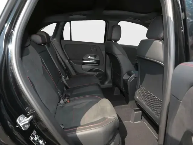 Mercedes-Benz GLA 220