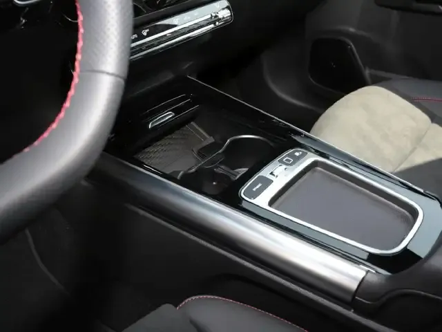 Mercedes-Benz GLA 220