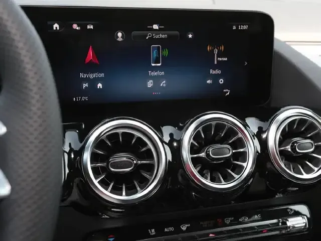 Mercedes-Benz GLA 220