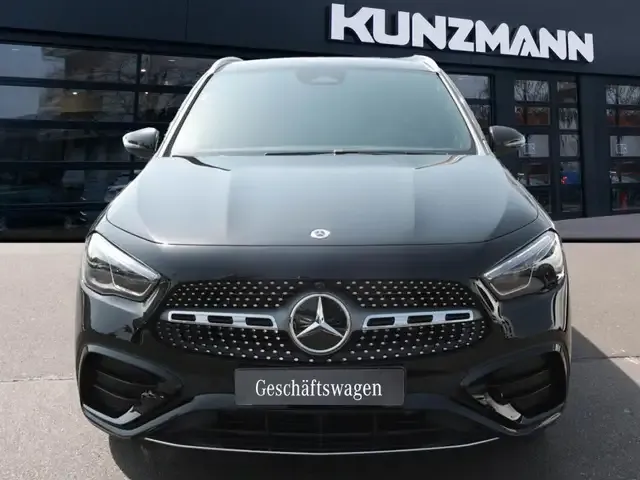 Mercedes-Benz GLA 220