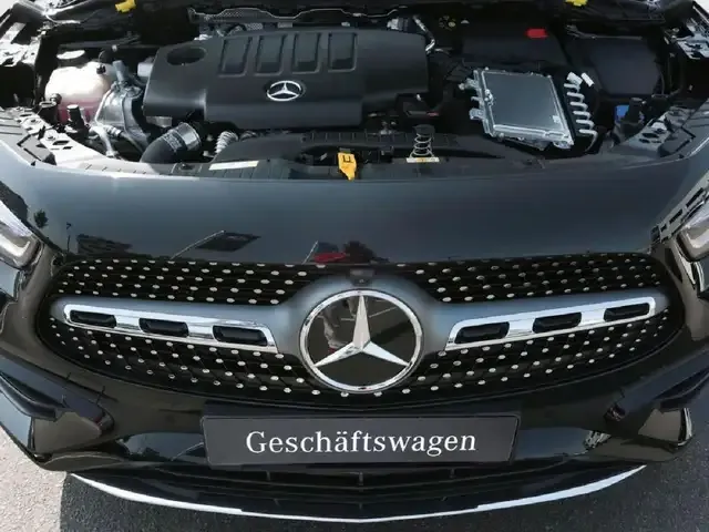 Mercedes-Benz GLA 220