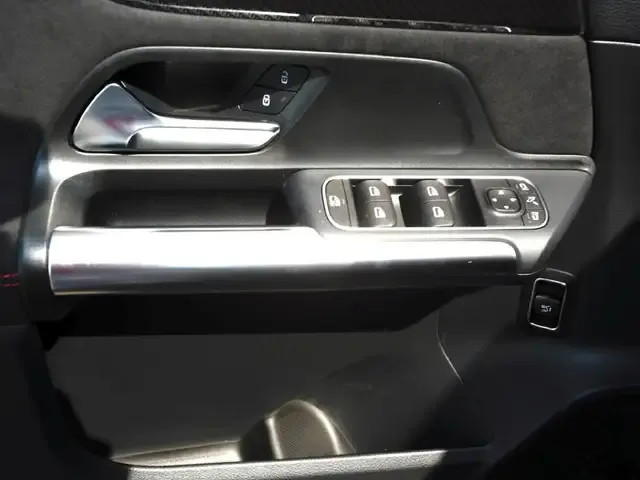 Mercedes-Benz GLA 220