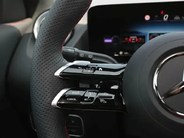 Mercedes-Benz GLA 220