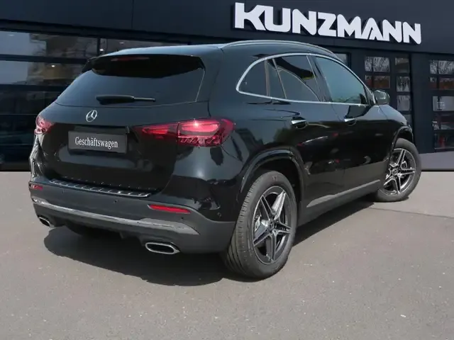 Mercedes-Benz GLA 220