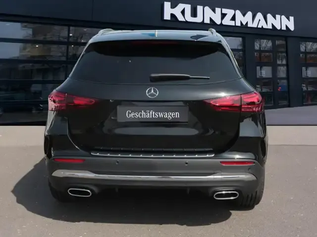 Mercedes-Benz GLA 220