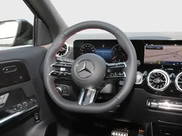 Mercedes-Benz GLA 220