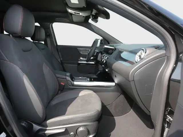 Mercedes-Benz GLA 220