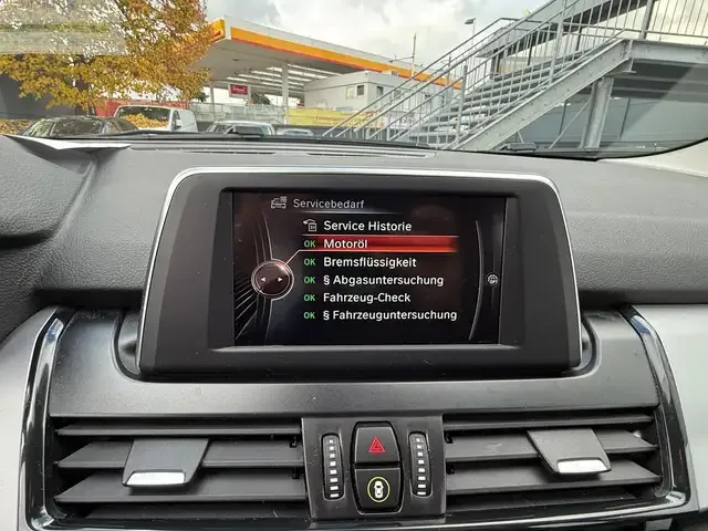 BMW 216