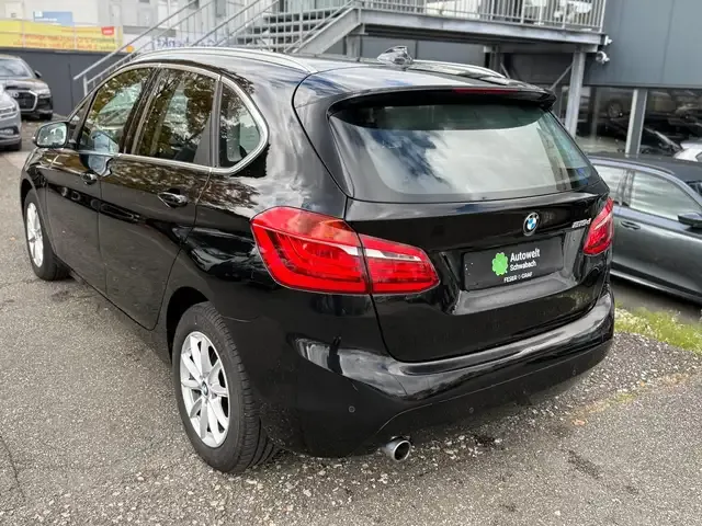 BMW 216