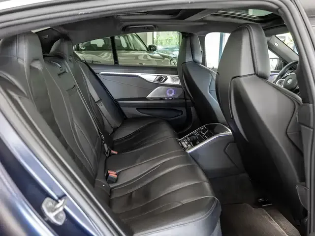 BMW 850