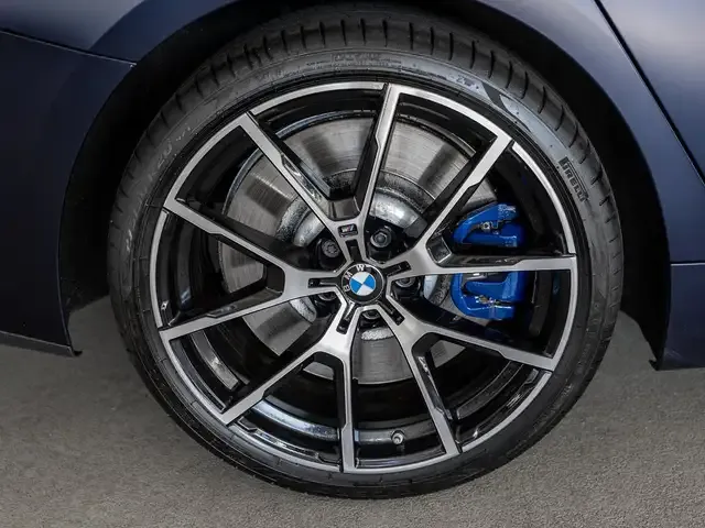 BMW 850