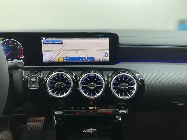 Mercedes-Benz CLA 200