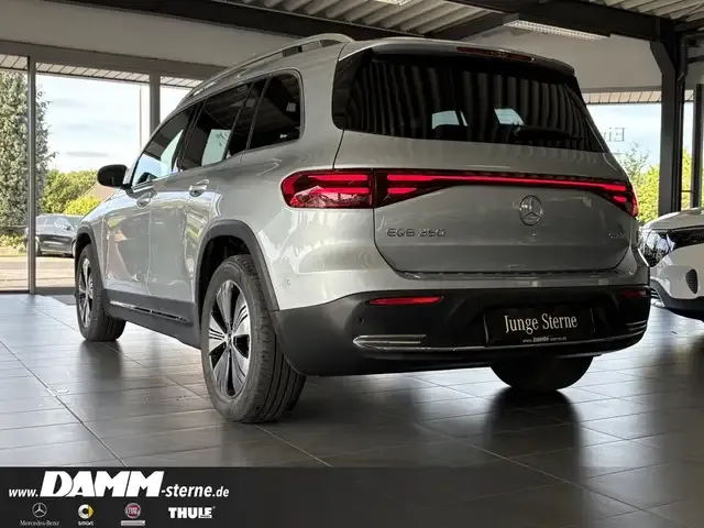 Mercedes-Benz EQB 350